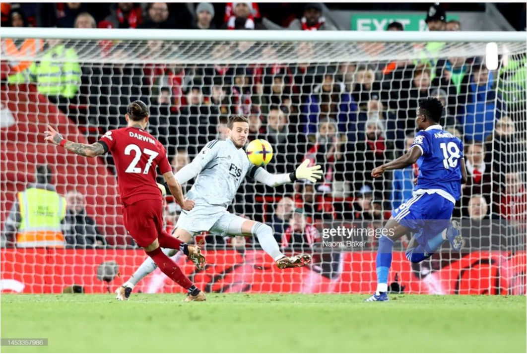 Darwin Nunez vô duyên trước khung thành đối thủ từ trận này sang trận khác.