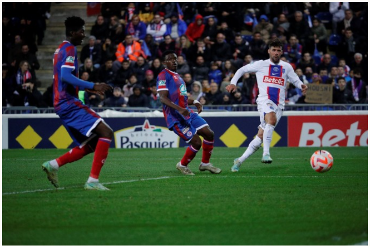 Bernat ấn định tỷ số 3-1 cho PSG ở phút bù đầu tiên hiệp hai.