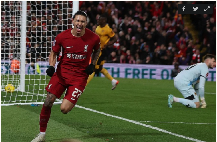 Nunez (số 27) mừng bàn cân bằng tỷ số 1-1.