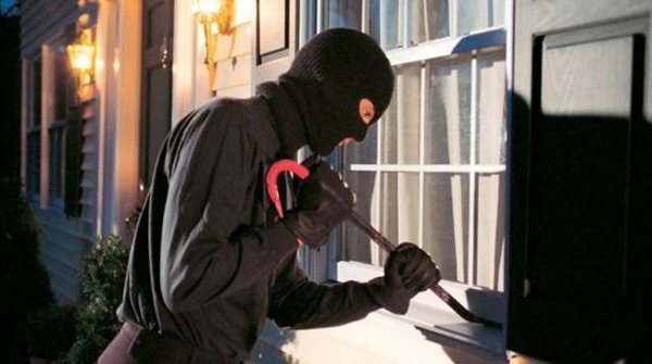 Mơ thấy ăn trộm đánh con gì? Cổng game May88 giải mã