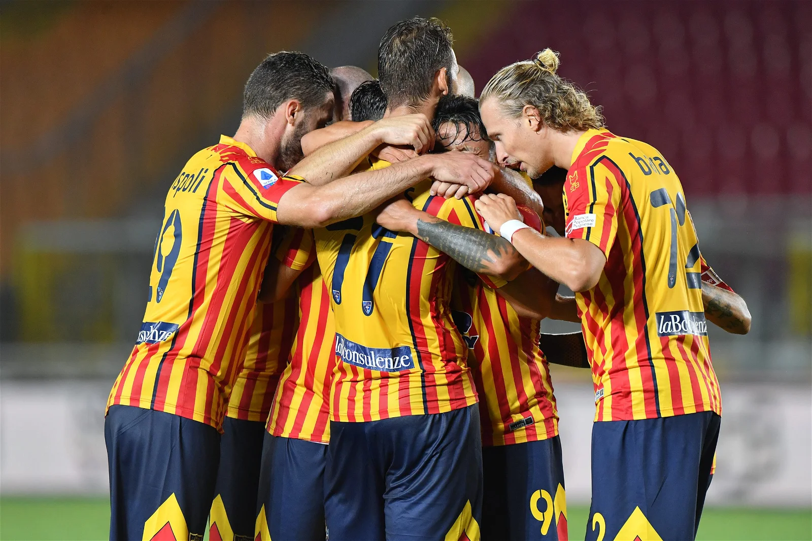 Cùng May88 nói về phong độ của CLB Lecce 