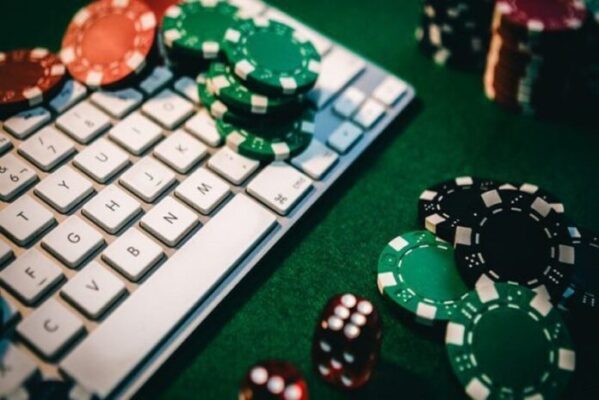 Khám phá ý nghĩa từng vị trí trên bàn chơi Poker May88 Club